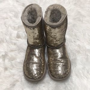 Silver sequin/sparkle classic short uggs! ✨